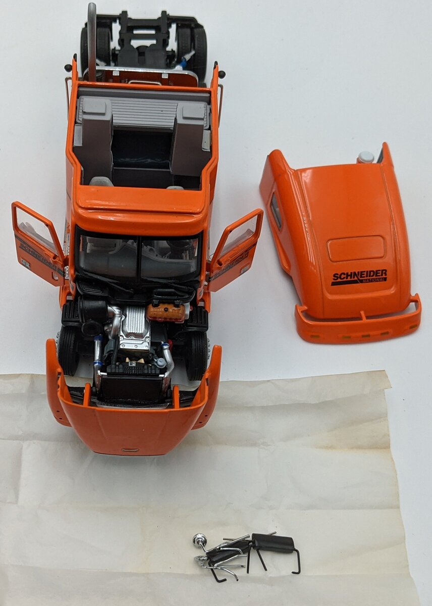 Sword Models 1:50 Scale Schneider Freightliner Tractor & Flatbed w/Load