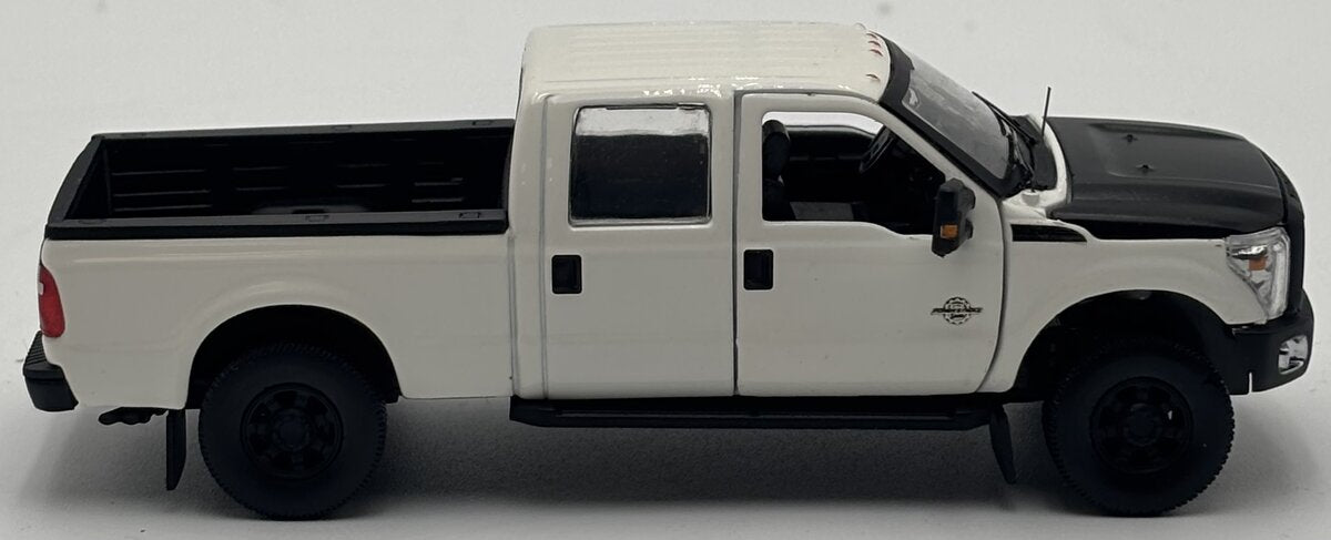 Sword Models SW1200-WM 1:50 Scale 2016 Ford F-250 Pickup Truck - White