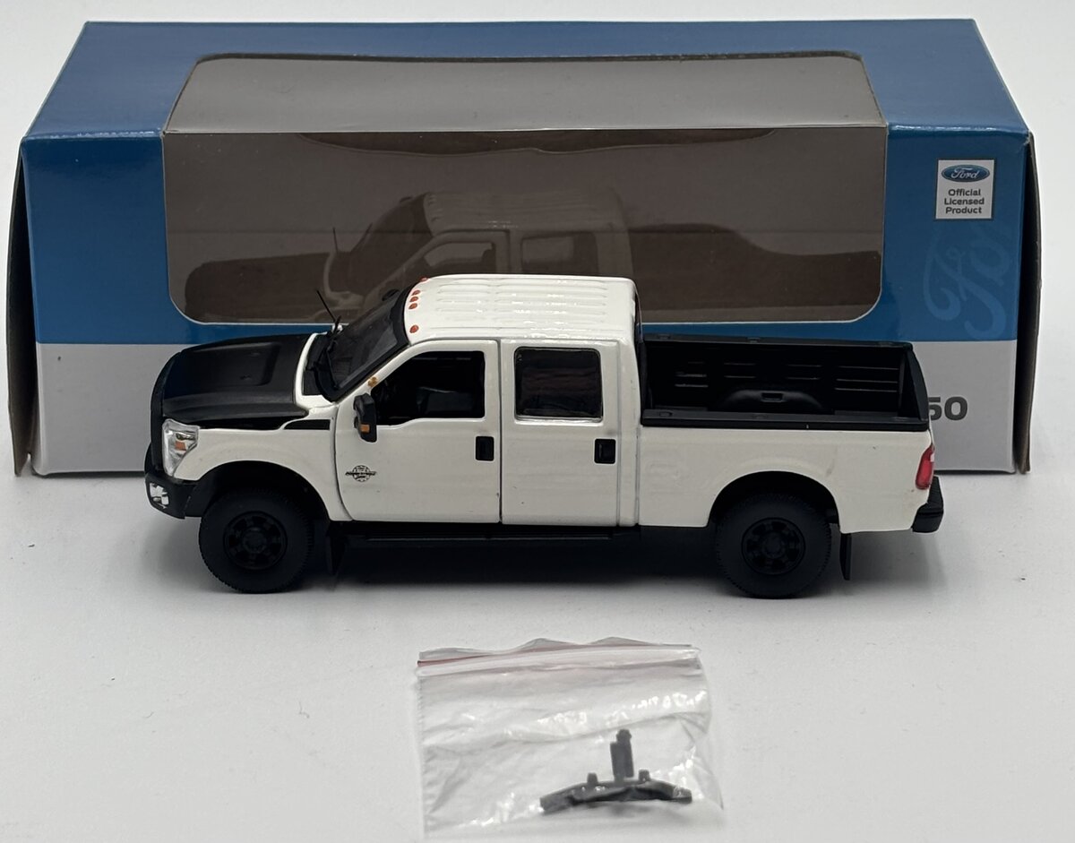 Sword Models SW1200-WM 1:50 Scale 2016 Ford F-250 Pickup Truck - White