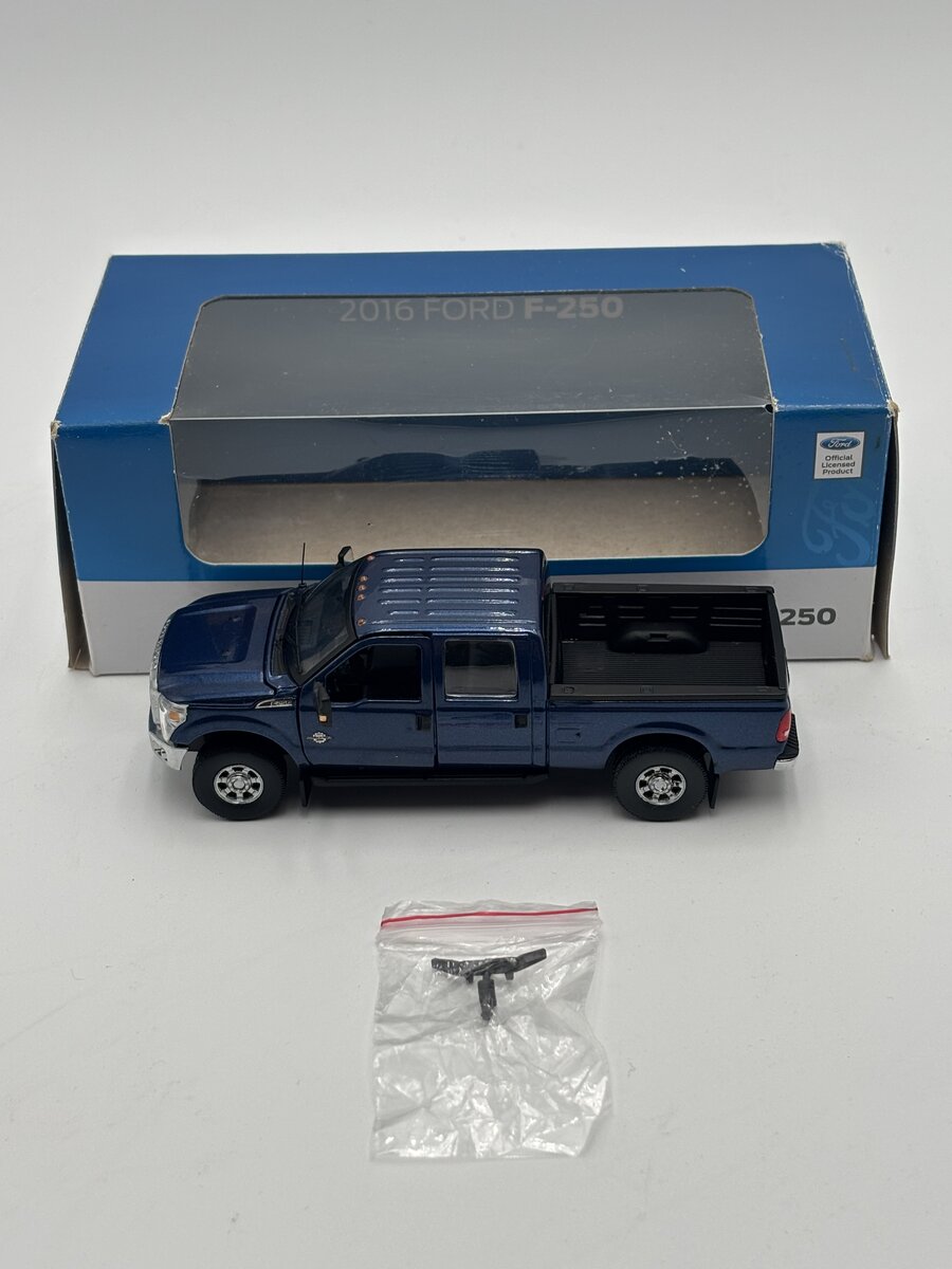 Sword Models SW1200-B 1:50 Scale 2016 Ford F-250 Pickup Truck - Blue