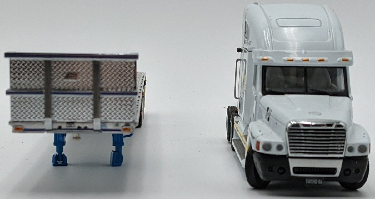 Sword Models 1:50 GLP Freightliner Tractor & Flatbed w/2 Generators Load