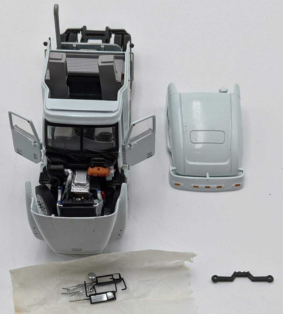 Sword Models 1:50 GLP Freightliner Tractor & Flatbed w/2 Generators Load