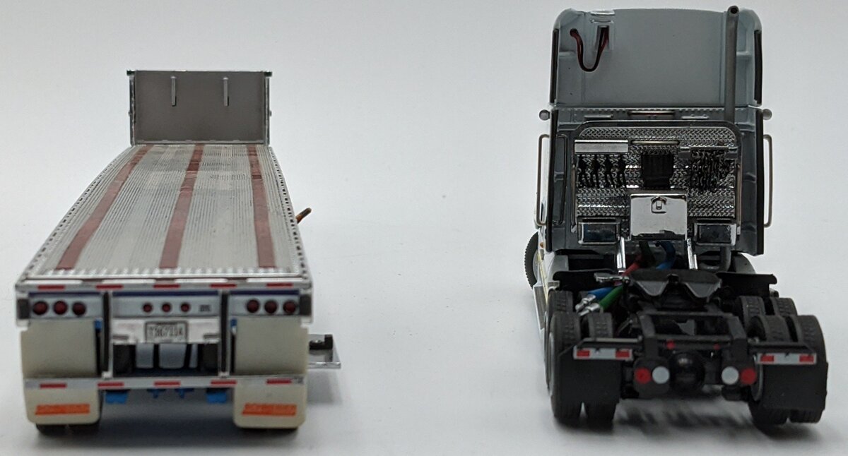 Sword Models 1:50 GLP Freightliner Tractor & Flatbed w/2 Generators Load