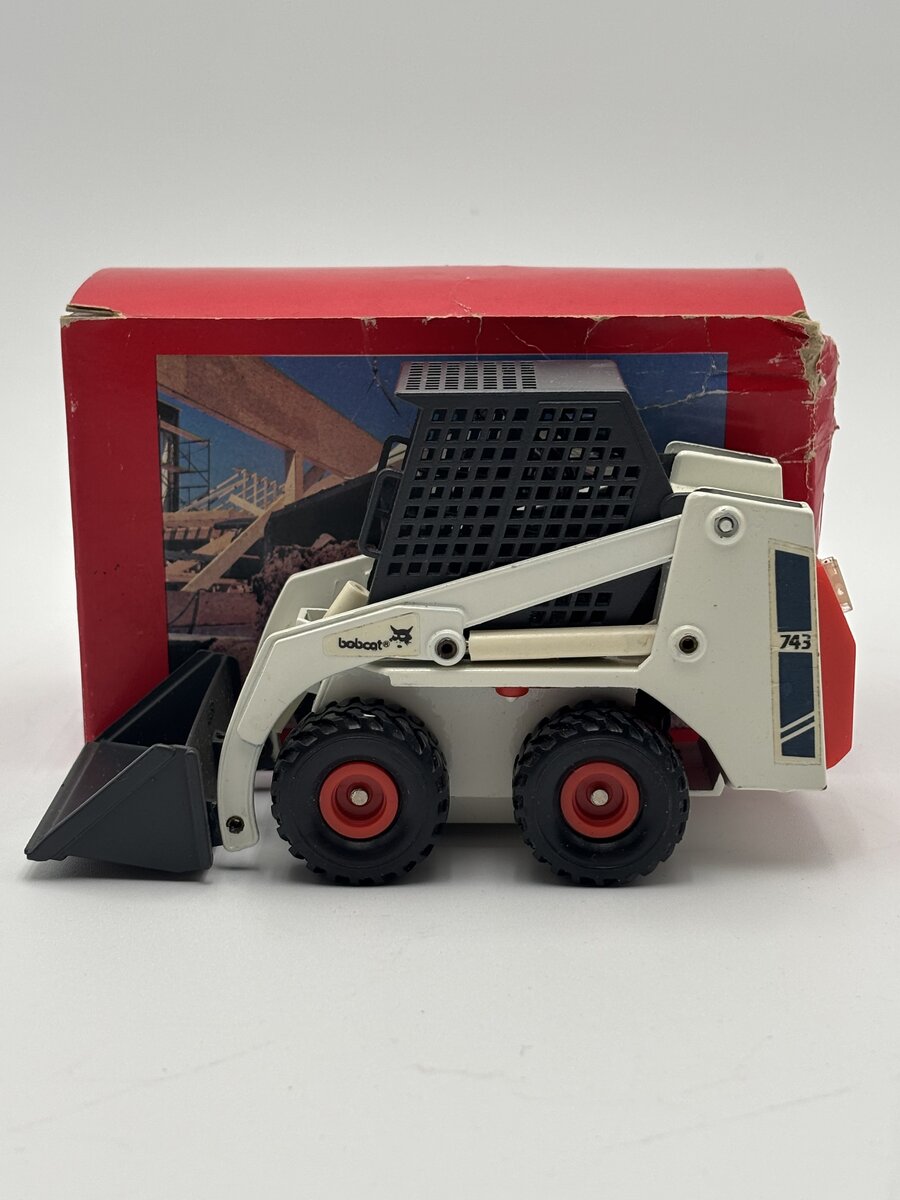 Bobcat 1:19 Bobcat Loader 743 Melroe Clover