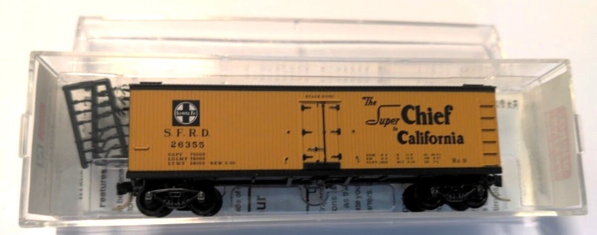 Micro-Trains 47240 N Scale Santa Fe 40' Double Sheathed Wood Reefer #26355