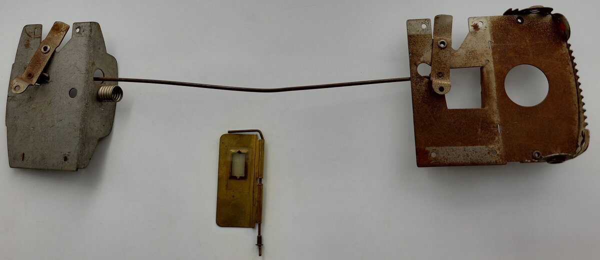 American Flyer 4142-15 Standard Gauge Observation Car Roof Lock Assembly w/ Door