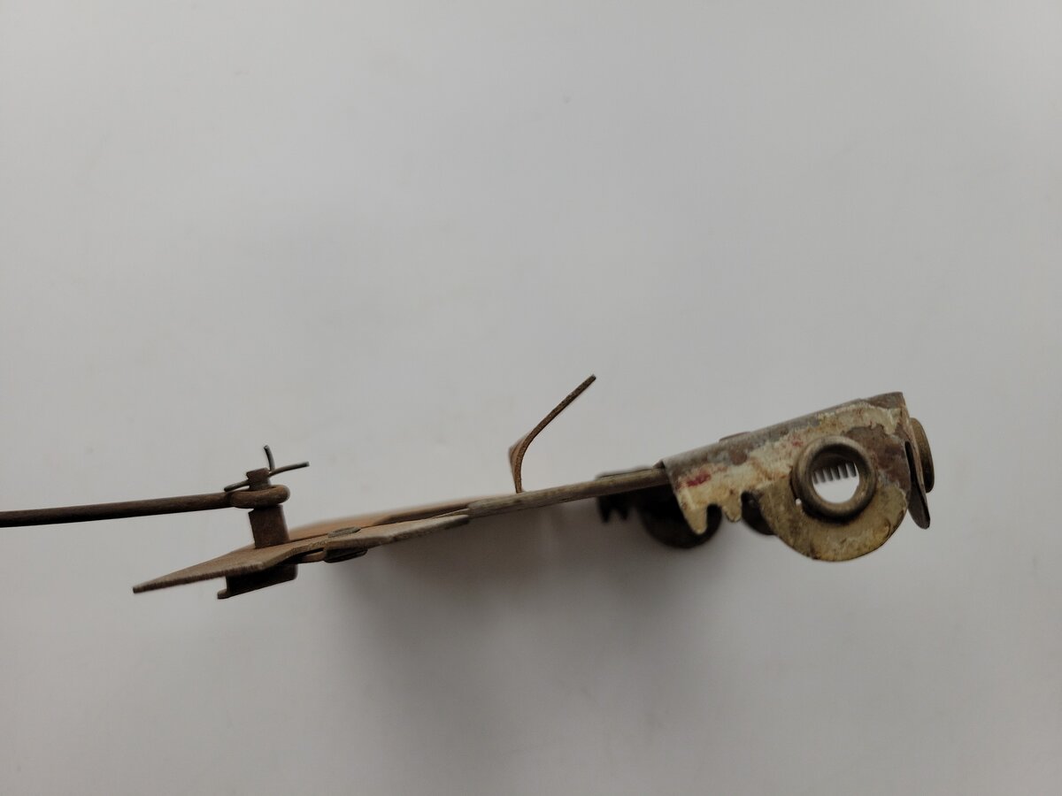 American Flyer 4142-15 Standard Gauge Observation Car Roof Lock Assembly w/ Door