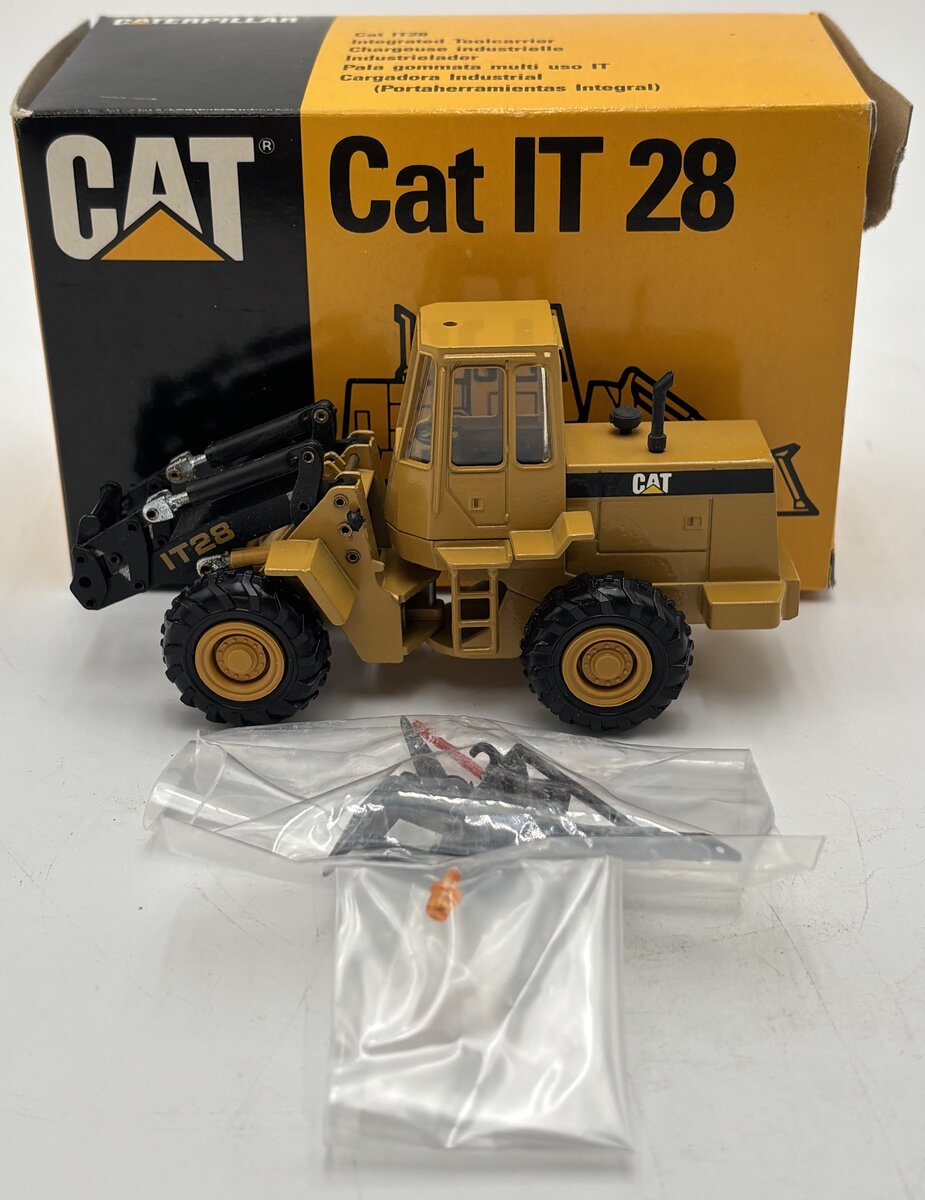 Conrad 2888 1:50 Scale Diecast Caterpillar IT28 Loader
