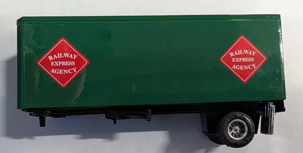 Ertl F514 1:43 Die Cast Railway Express Agency Short Trailer