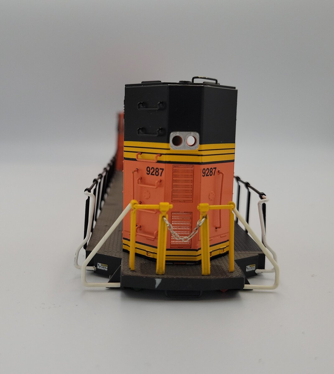 Lionel 85047-2 O Gauge Burlington Northern Santa Fe BTO Diesel Shell #9287