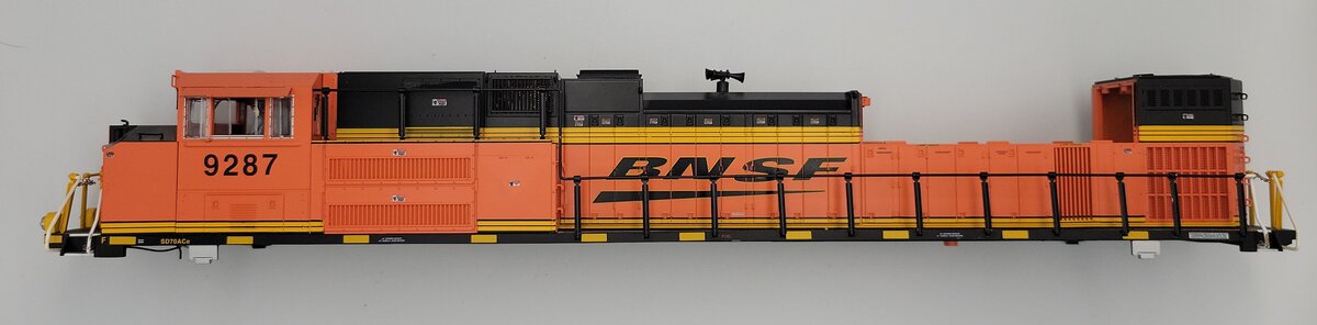 Lionel 85047-2 O Gauge Burlington Northern Santa Fe BTO Diesel Shell #9287