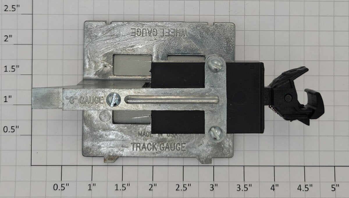 Kadee 1929 G Gauge Magne-Matic® Knuckle Coupler Height with Center Spring