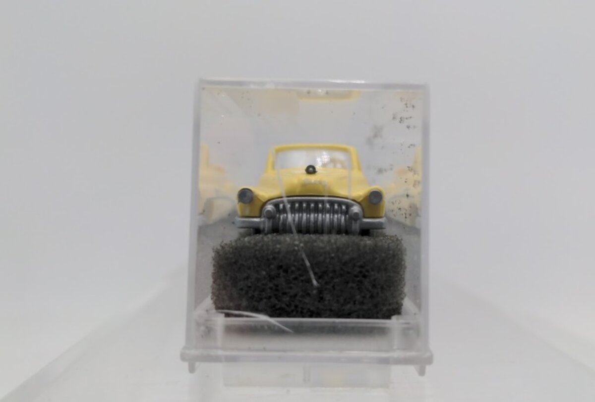 Revell 84702 HO Praline Yellow Buick Cabrio Convertible Plastic Car