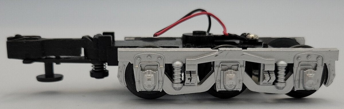 K-Line K4400-35 O Gauge 6-Wheel Cast Silver Passenger Operating Coupler Truck