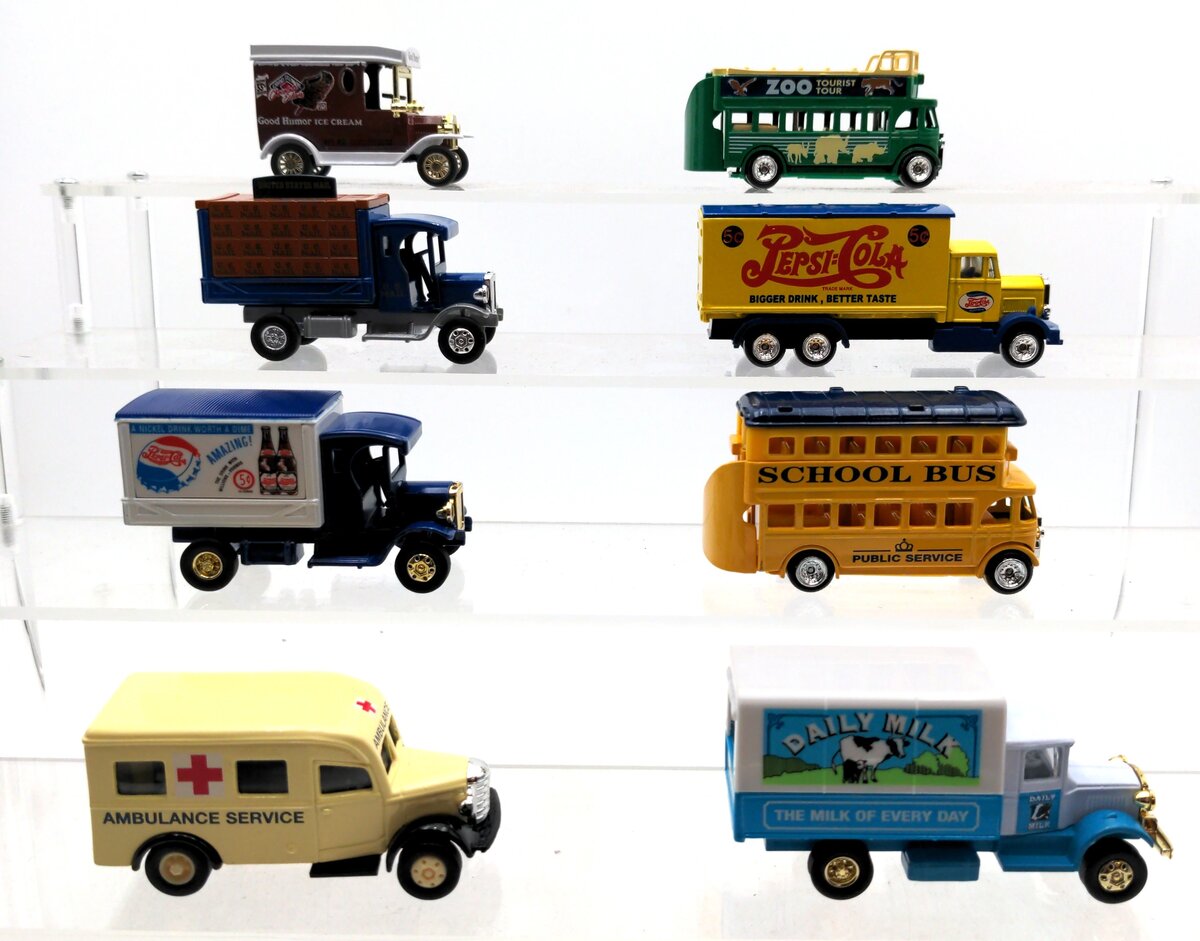 National Motors Museum Mint TNYST3 1:32 Golden Oldies Trucks Series 2, 8 Trucks