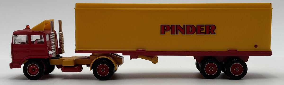 Verem 811 1:43 Pinder Circus Yellow Die-Cast Truck