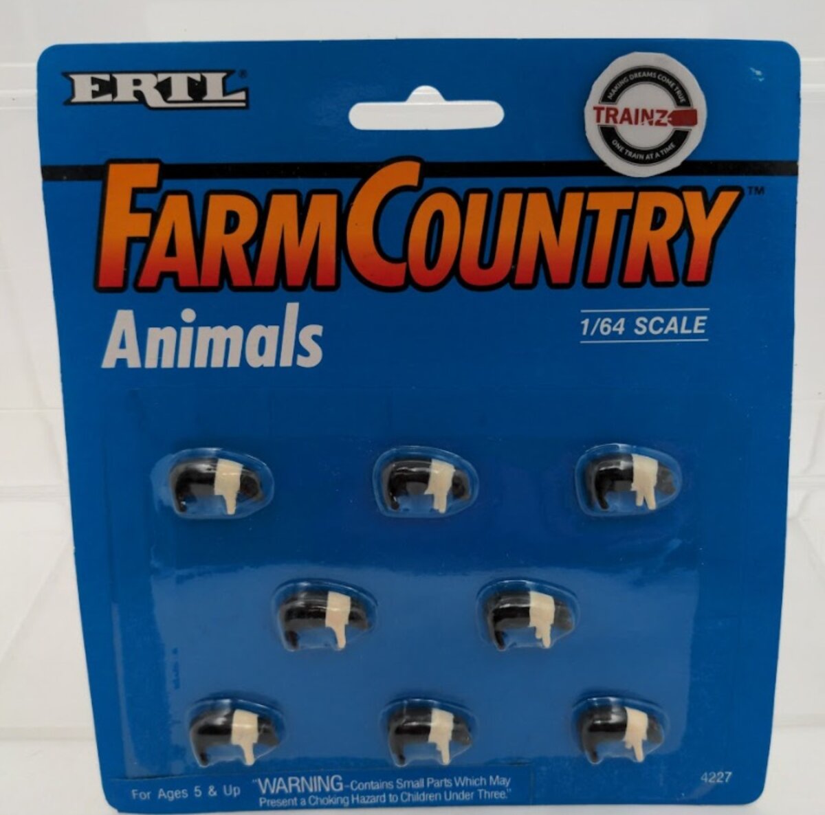 Ertl 4227 1:64 Scale Black & White Plastic Pigs Hogs (Set of 8)