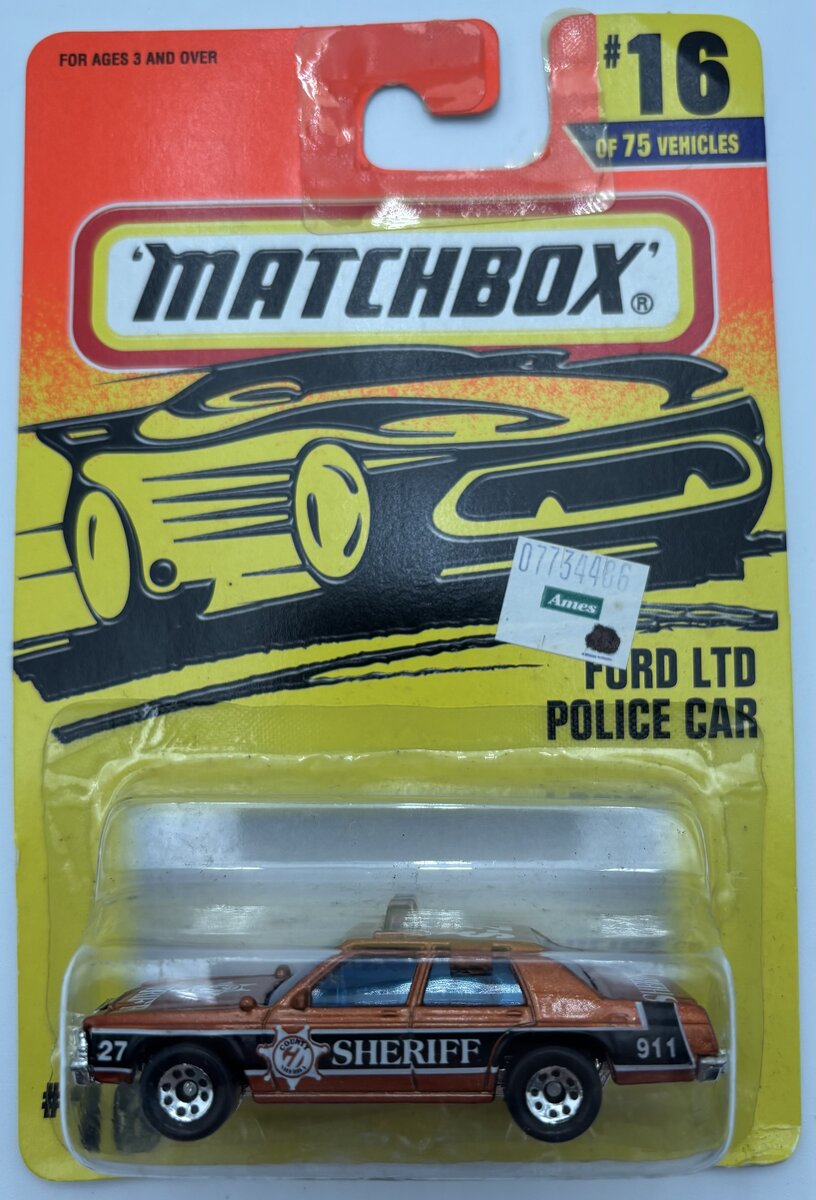 Matchbox 1:64 Ford LTD Police Car #16