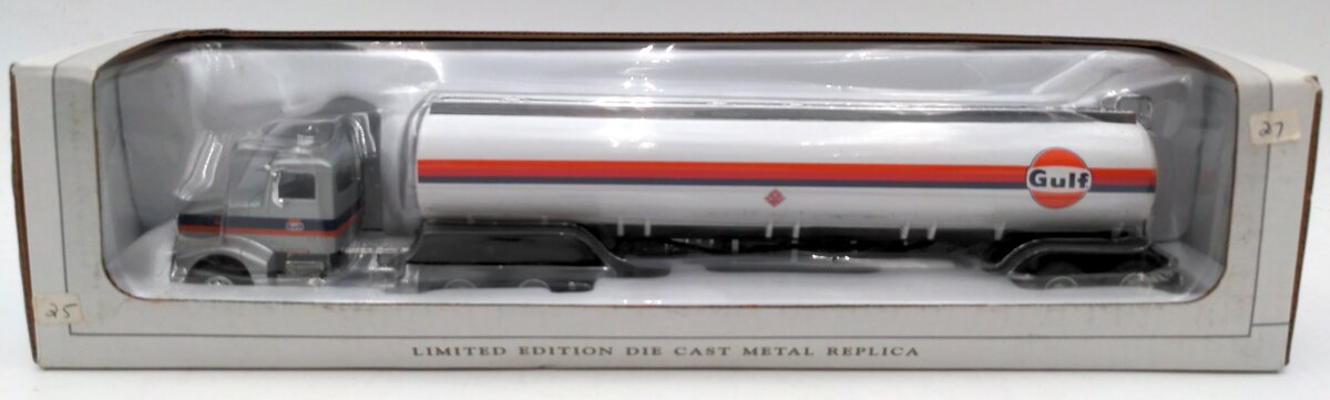 SpecCast 33026 1:64 Peterbilt 385 Gulf Tanker