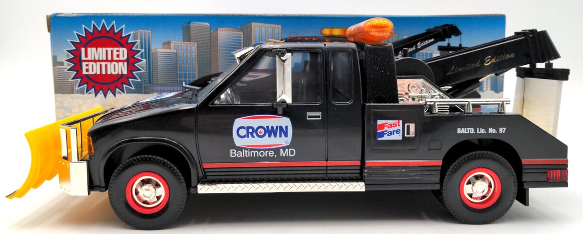 Crown Model Products 97 Tow Truck With Snow Plow