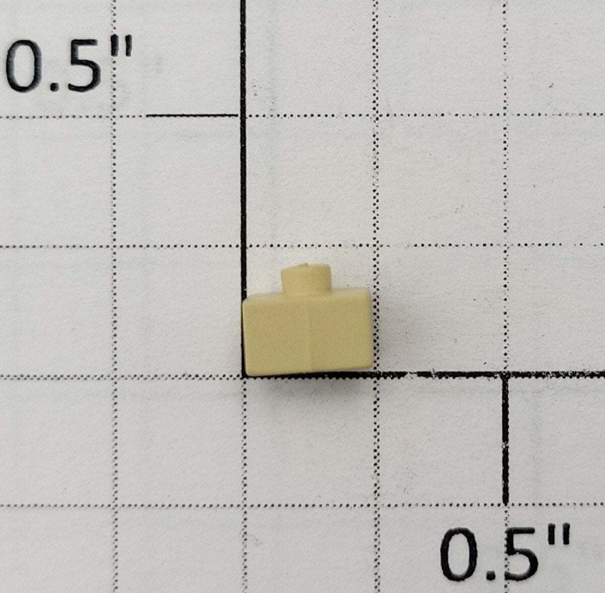 S-Helper 654-06-05 Flatcar Unpainted Plastic Square Chock with Slot for Blade