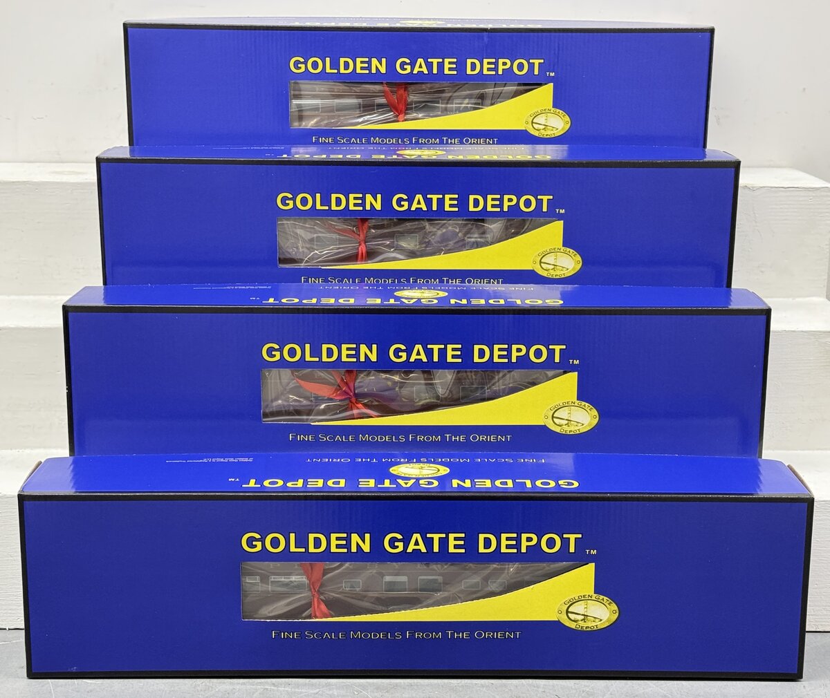 Golden Gate Depot O 1948 PRR Broadway Limited 8-Car Passenger Set - 2 Rail