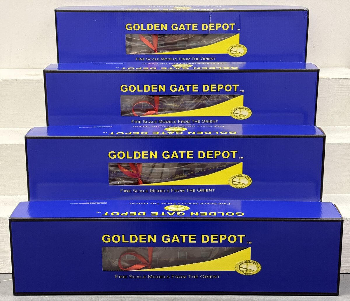 Golden Gate Depot O 1948 PRR Broadway Limited 8-Car Passenger Set - 2 Rail