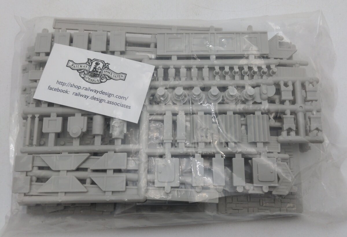 Railway Design Associates HO Scale Branch Line Engine House Building Kit