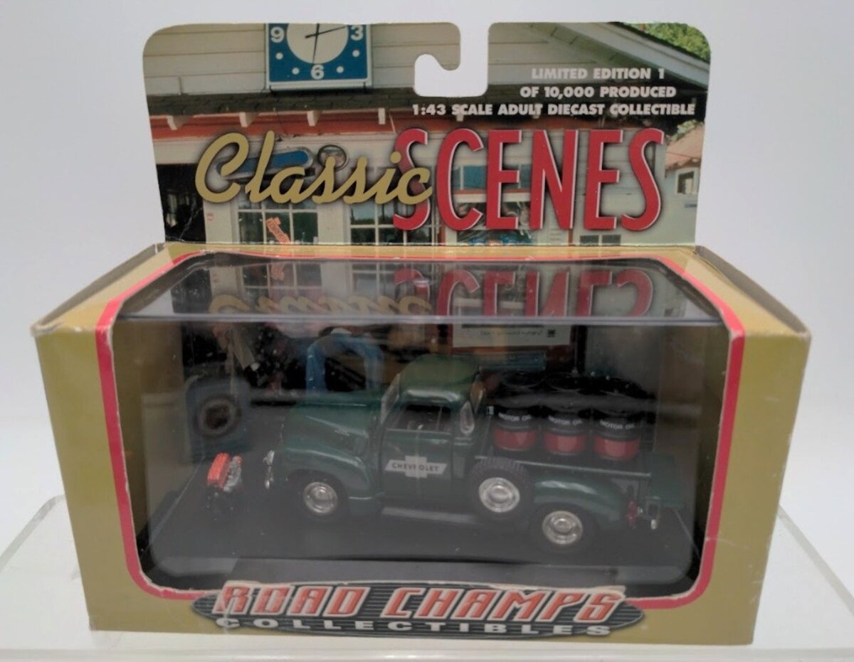 Road Champs 48200 1:43 Scale Green Chevrolet Truck W/6-Barrels & 1 Motor