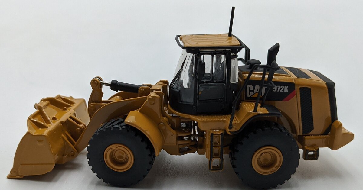 Tonkin TR10006 1:87 Scale Caterpillar 972K Wheel Loader