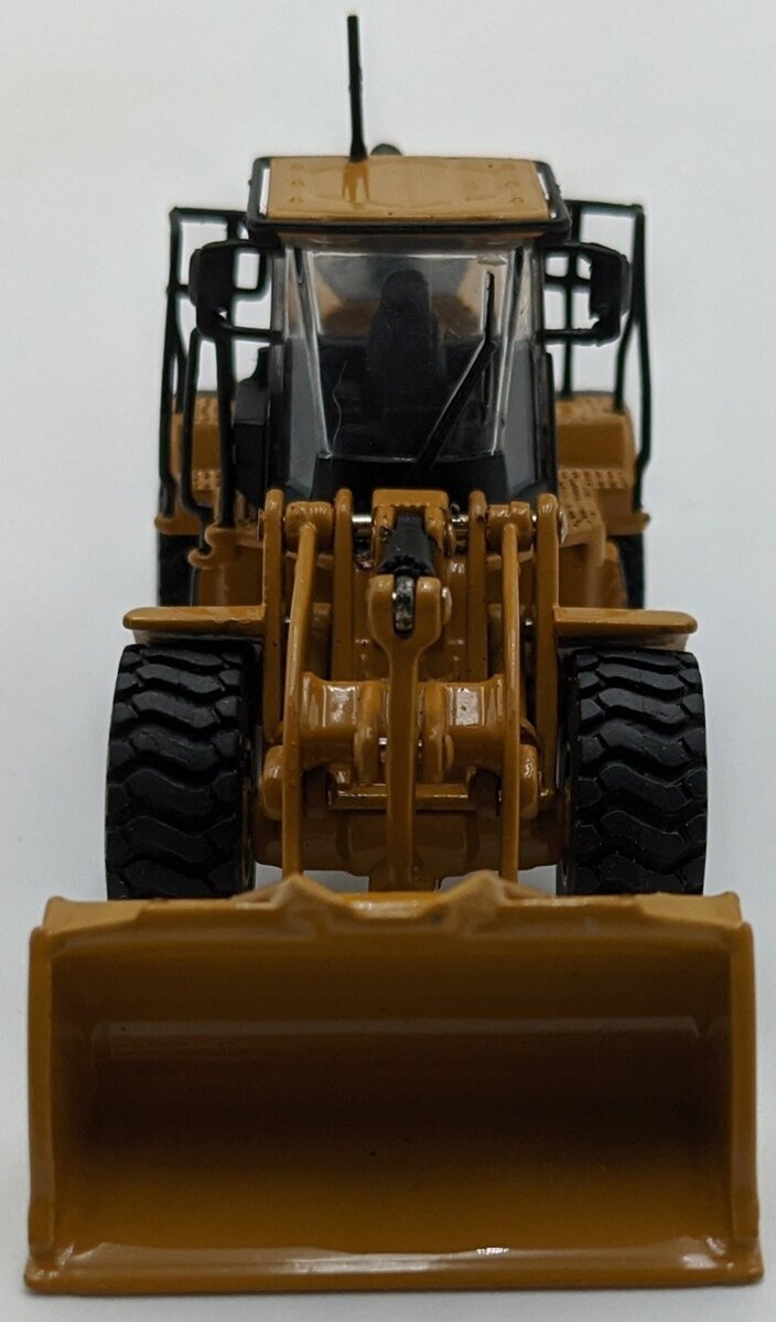 Tonkin TR10006 1:87 Scale Caterpillar 972K Wheel Loader