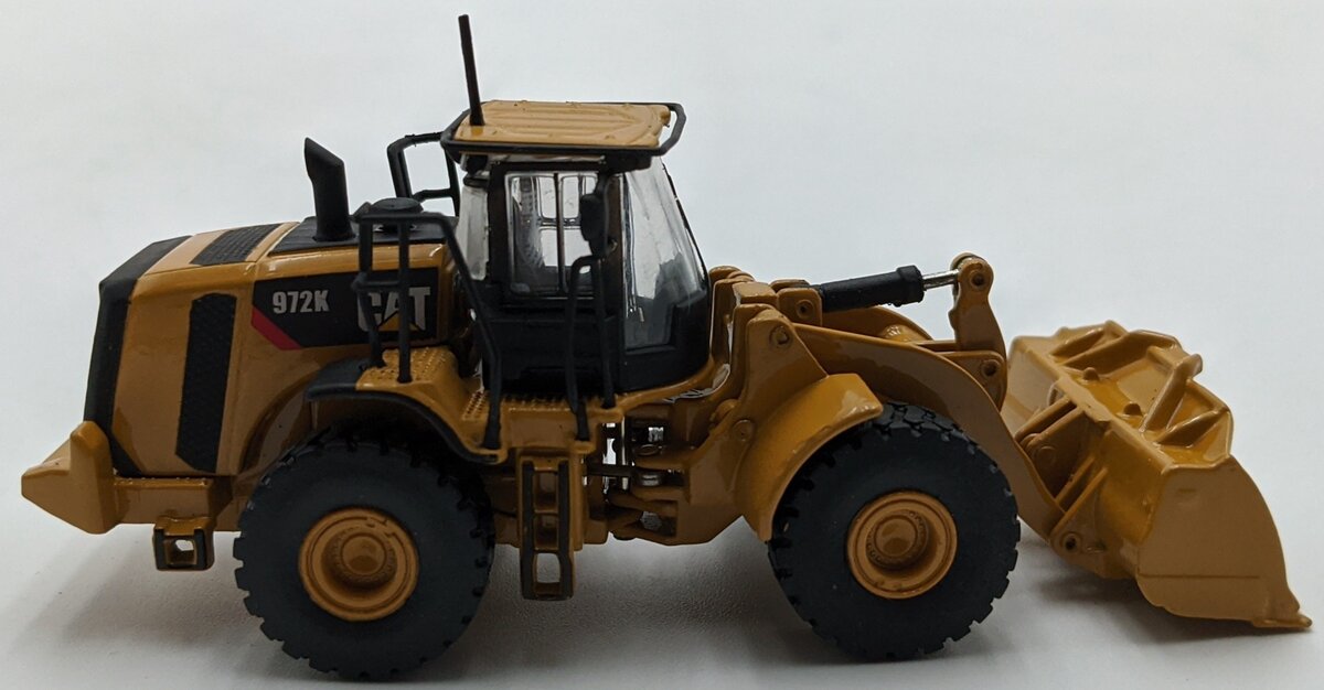 Tonkin TR10006 1:87 Scale Caterpillar 972K Wheel Loader