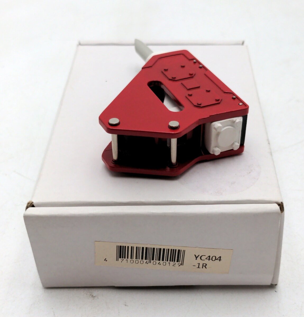 YCC YCC404-1R 1:50 Scale Die-Cast Hammer Adapters for J186/J266 Red w/ Decals