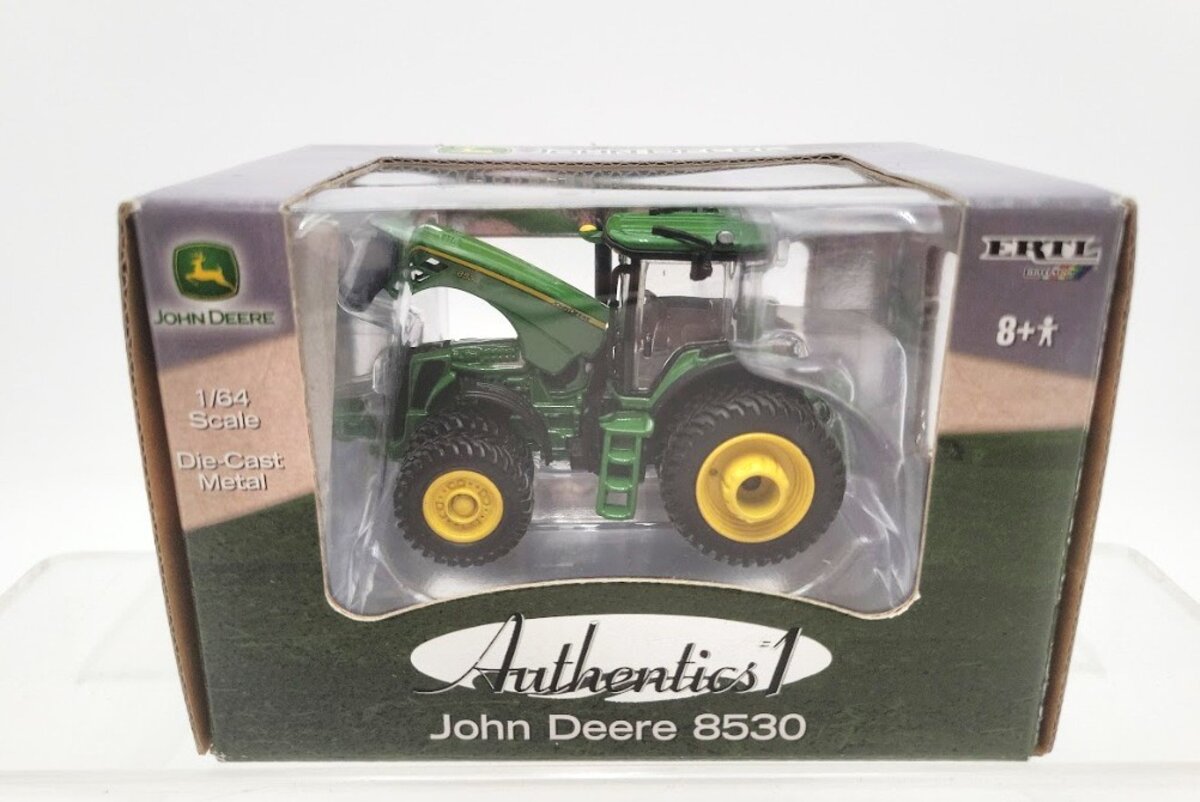 Ertl 15769 1:64 Scale John Deere Model 8530 Tractor W/Duals Limited Edition