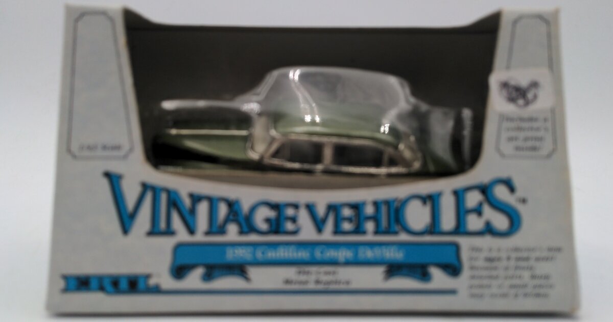 Ertl 2541 1:43 1952 Cadillac Coupe DeVille