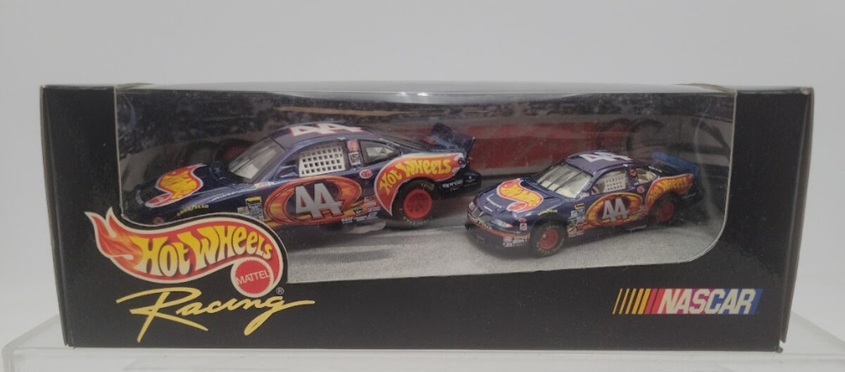 Mattel 25197 1:43/1:64 Scale Hot Wheels #44 Kyle Petty Pro Racing Car (Set of 2)