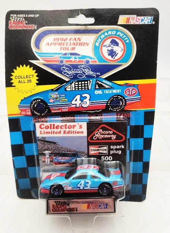 Racing Champions 01992 1:64 Scale Richard Petty #43 Nascar Car W/Collector Card