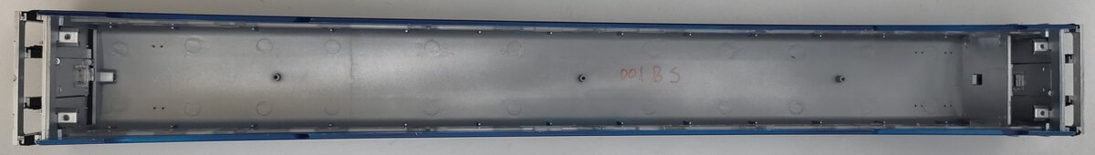 Lionel 82551-2 Wabash Bluebird 21" Streamlined Passenger Combo Car Shell #1425