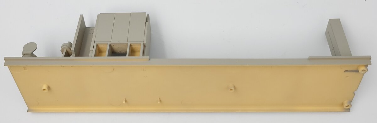 Lionel 82559-4 Gray Baggage Car Interior with Bathroom