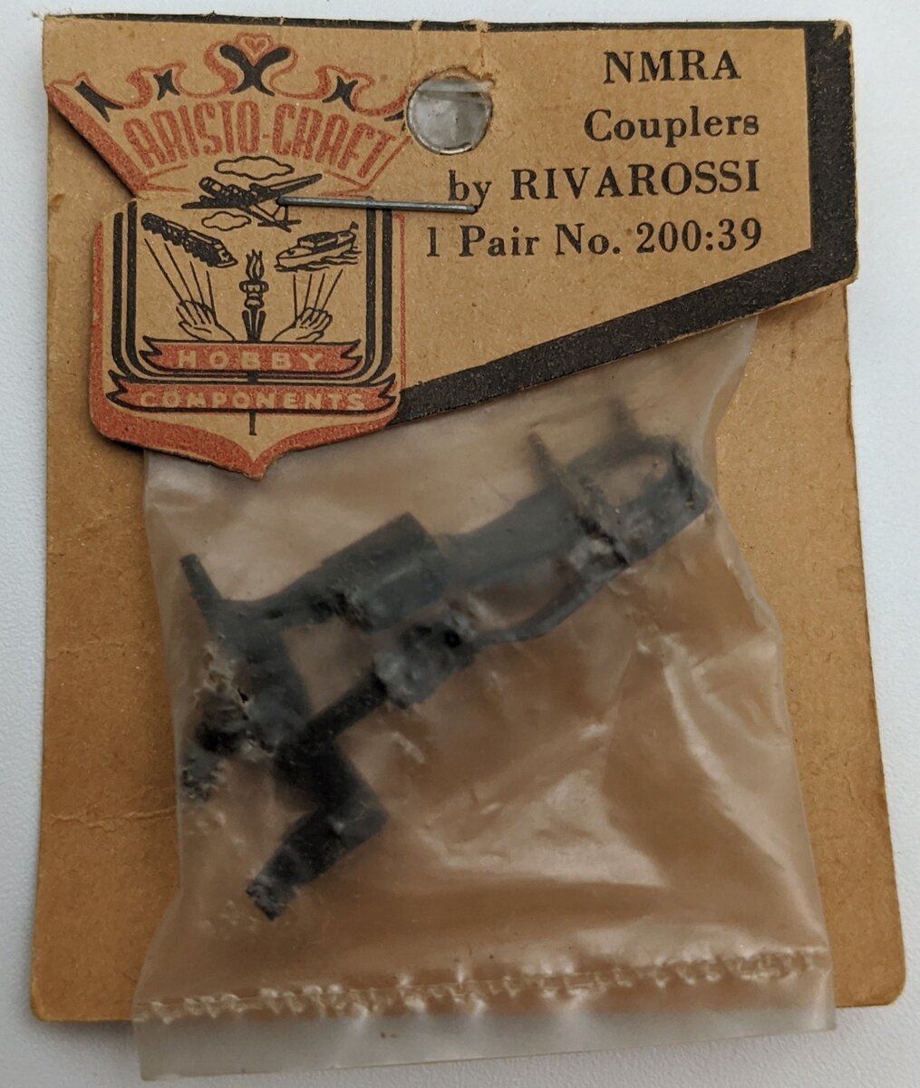 Aristo-Craft 200:39 NMRA Couplers By Rivarossi