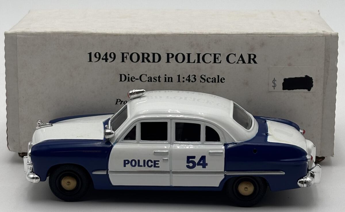The Ink Well 1:43 1949 Ford Police Car
