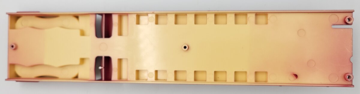 Lionel 82580-4 Maroon Texas Streamlined Observation Car Combo Seating Interior