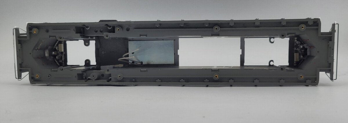Lionel 38892-2 Gray Southern Pacific GP9 Diesel Locomotive Shell #3411