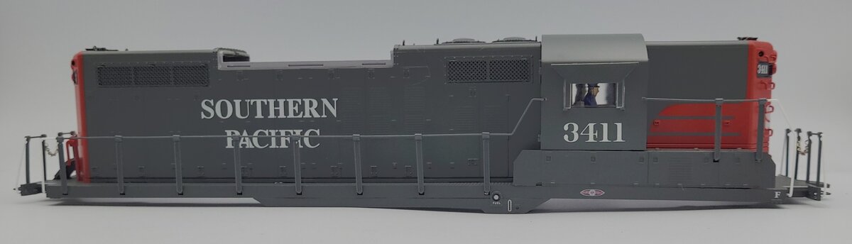 Lionel 38892-2 Gray Southern Pacific GP9 Diesel Locomotive Shell #3411