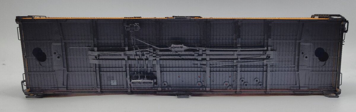 Lionel 83551-2 Yellow ATSF Steel Side Reefer Car Shell Assembly #4224
