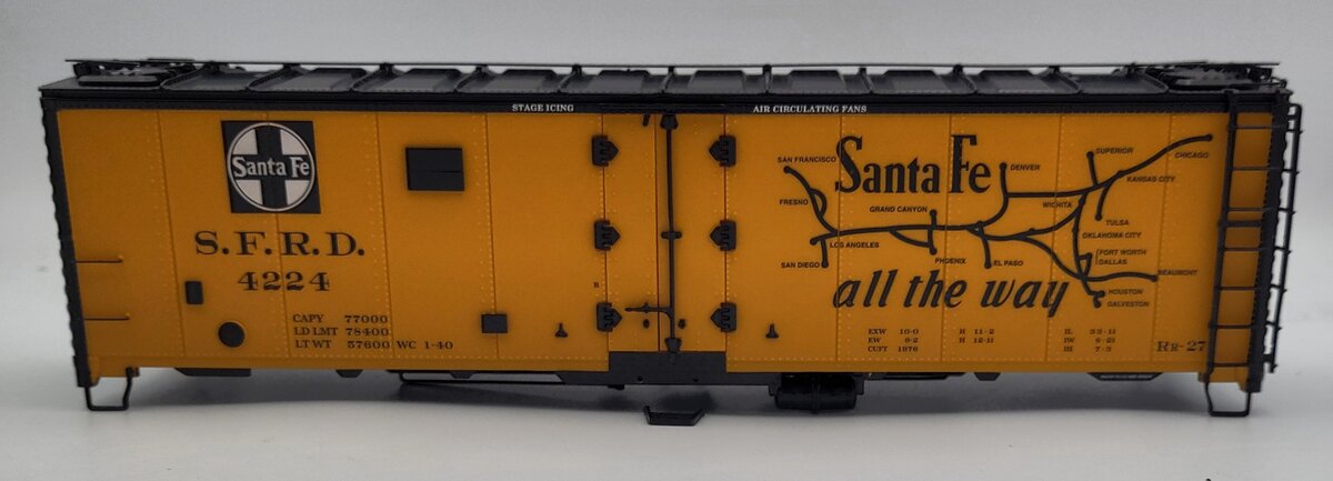 Lionel 83551-2 Yellow ATSF Steel Side Reefer Car Shell Assembly #4224