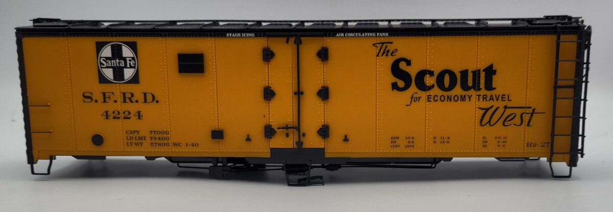 Lionel 83551-2 Yellow ATSF Steel Side Reefer Car Shell Assembly #4224