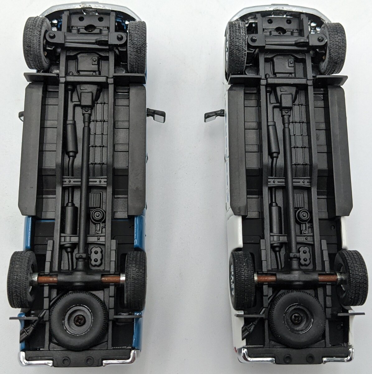 Sword Models 20-1042 1:50 Sarens F250 Pickup Trucks