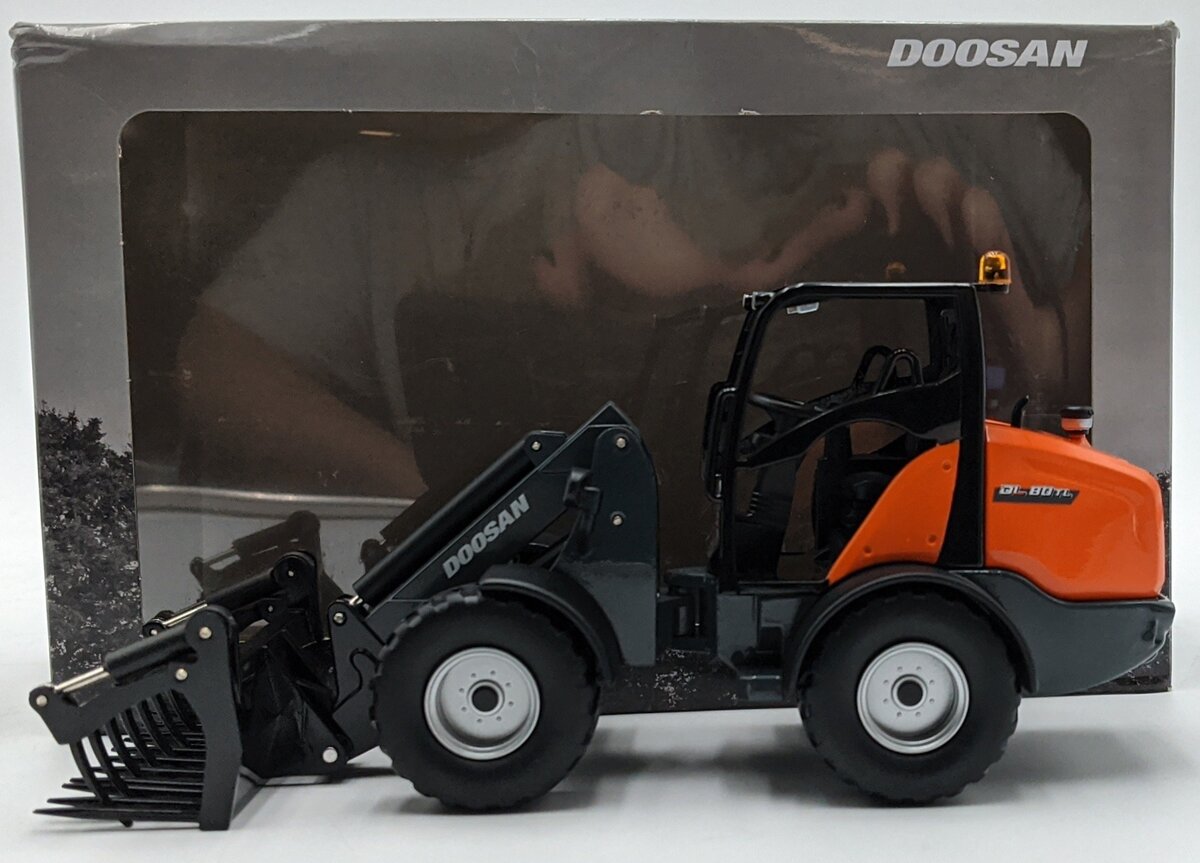 IMC 99-10104 1:32 Doosan DL80 TL Wheel Loader