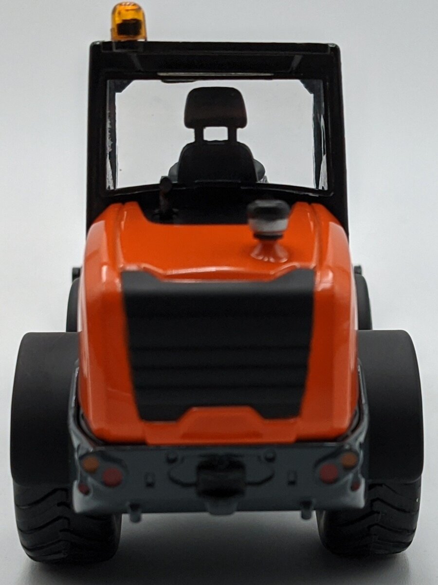 IMC 99-10104 1:32 Doosan DL80 TL Wheel Loader